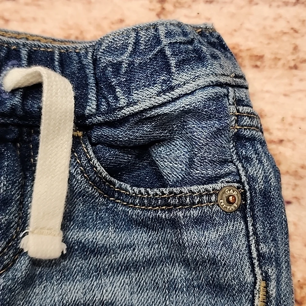 Baby Gap denim baby shorts - Picture 3 of 6